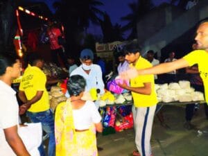 Recent Projects about Volunteers Distributing Food